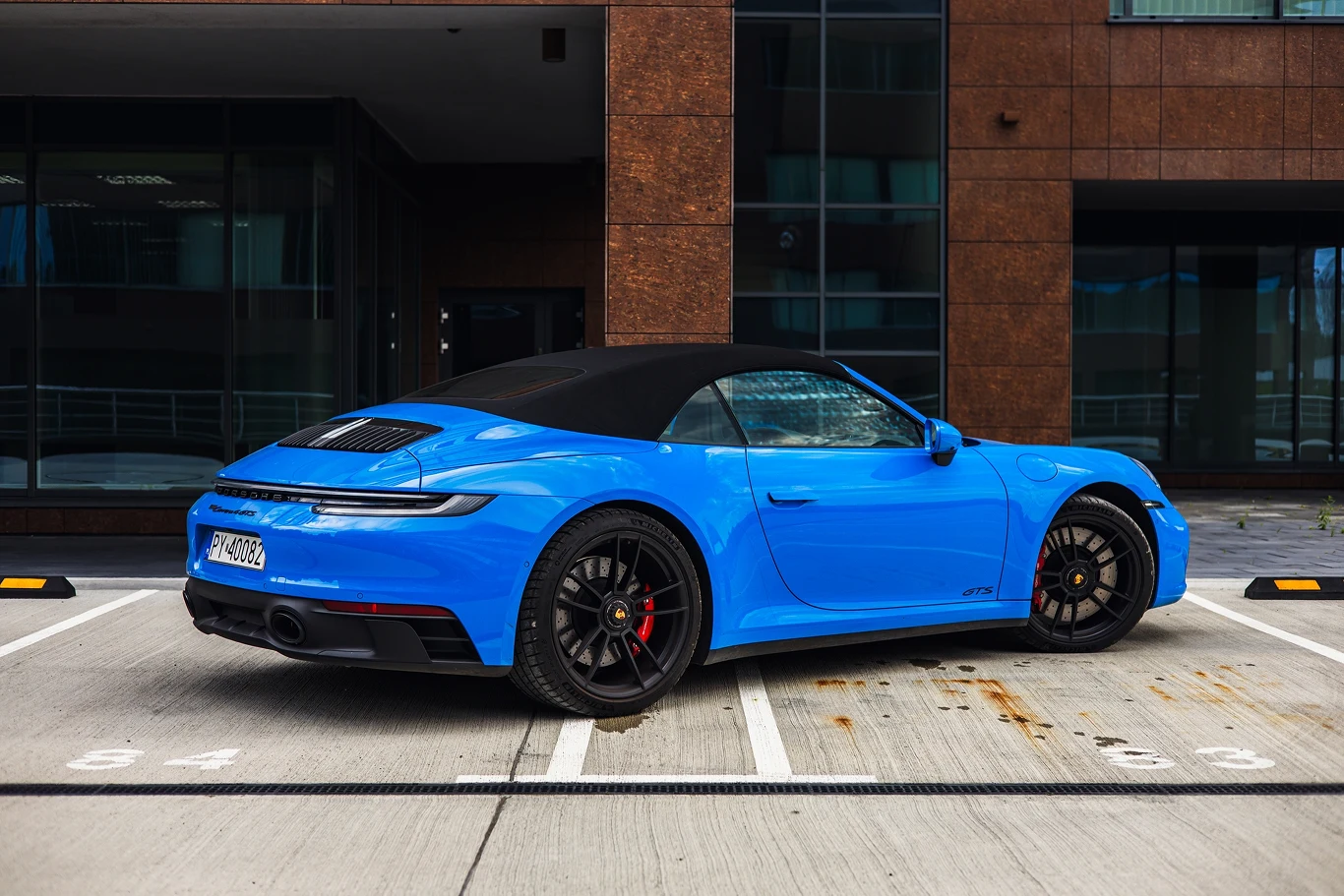 Porsche 911 Carrera 4 GTS Cabriolet Porsche 911 Carrera 4 GTS Cabriolet