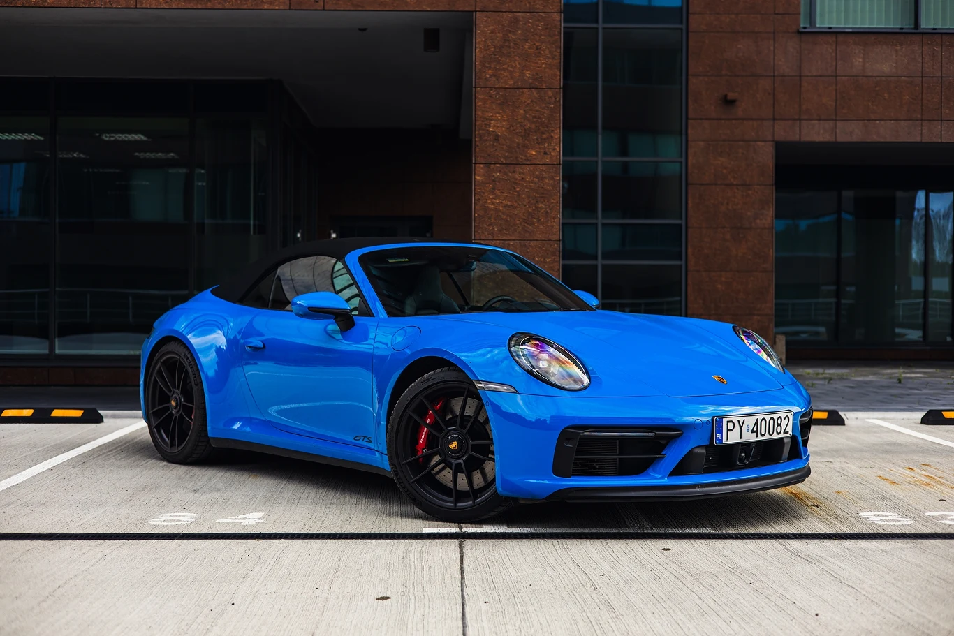 Porsche 911 Carrera 4 GTS Cabriolet Porsche 911 Carrera 4 GTS Cabriolet