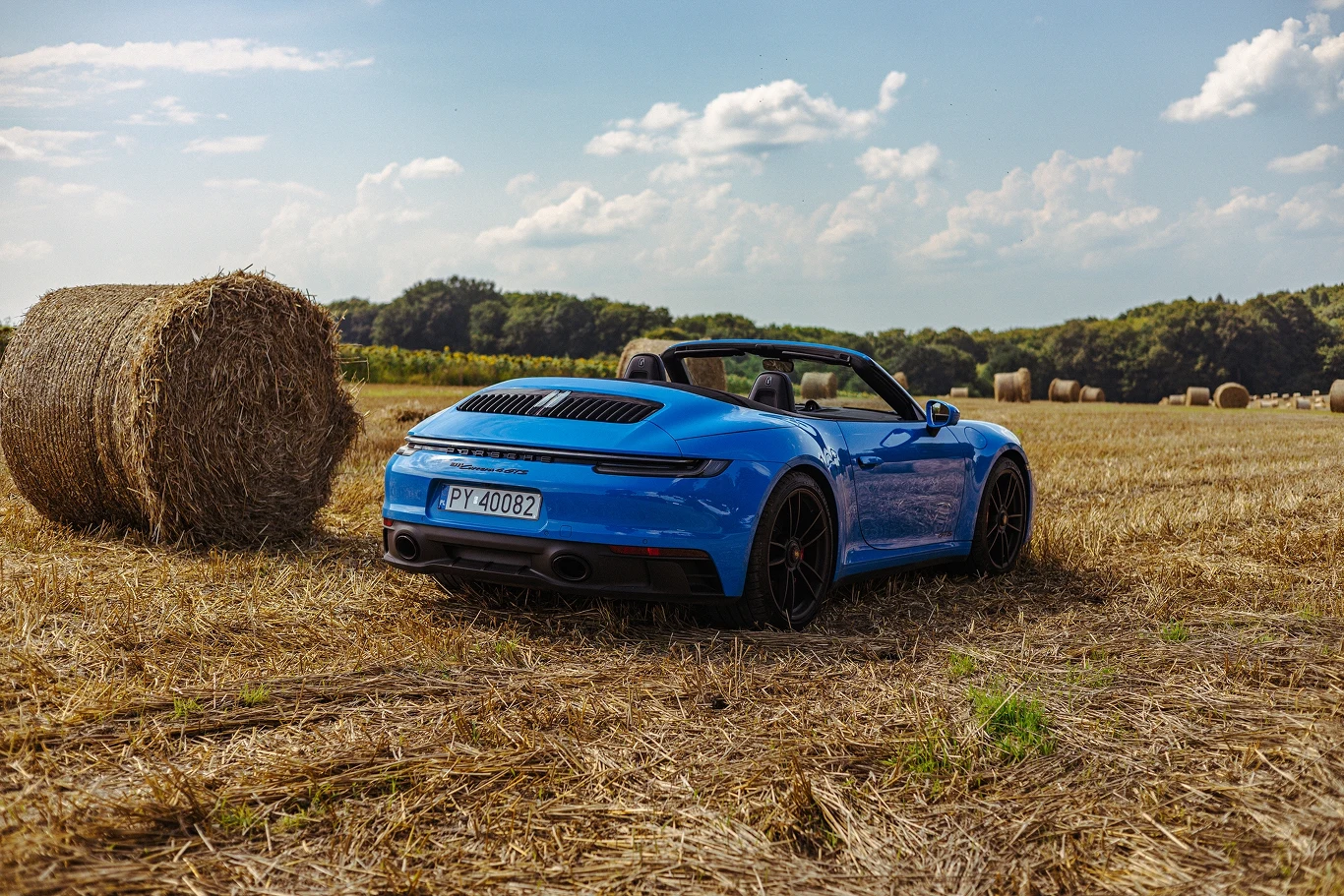 Porsche 911 Carrera 4 GTS Cabriolet Porsche 911 Carrera 4 GTS Cabriolet