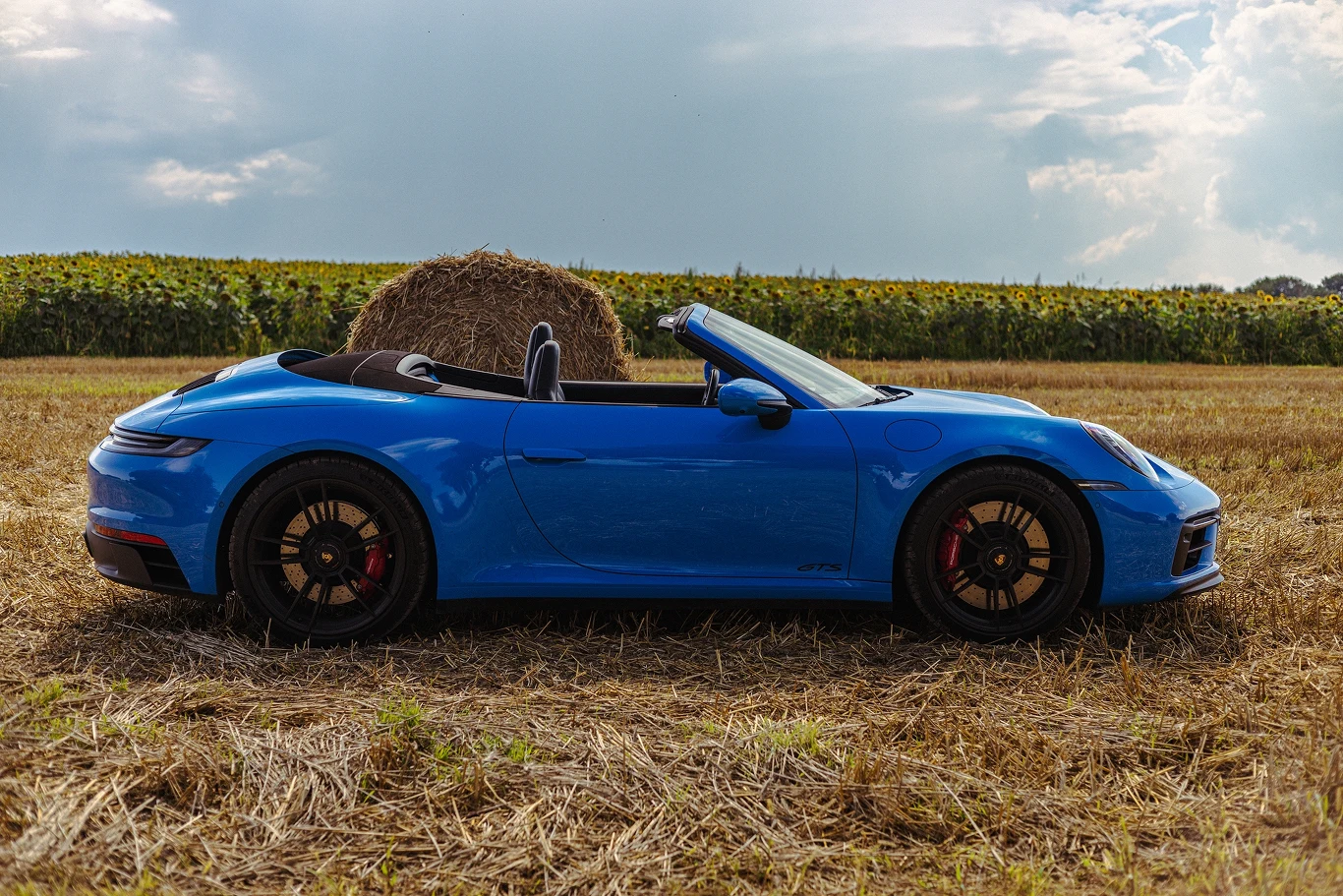 Porsche 911 Carrera 4 GTS Cabriolet Porsche 911 Carrera 4 GTS Cabriolet