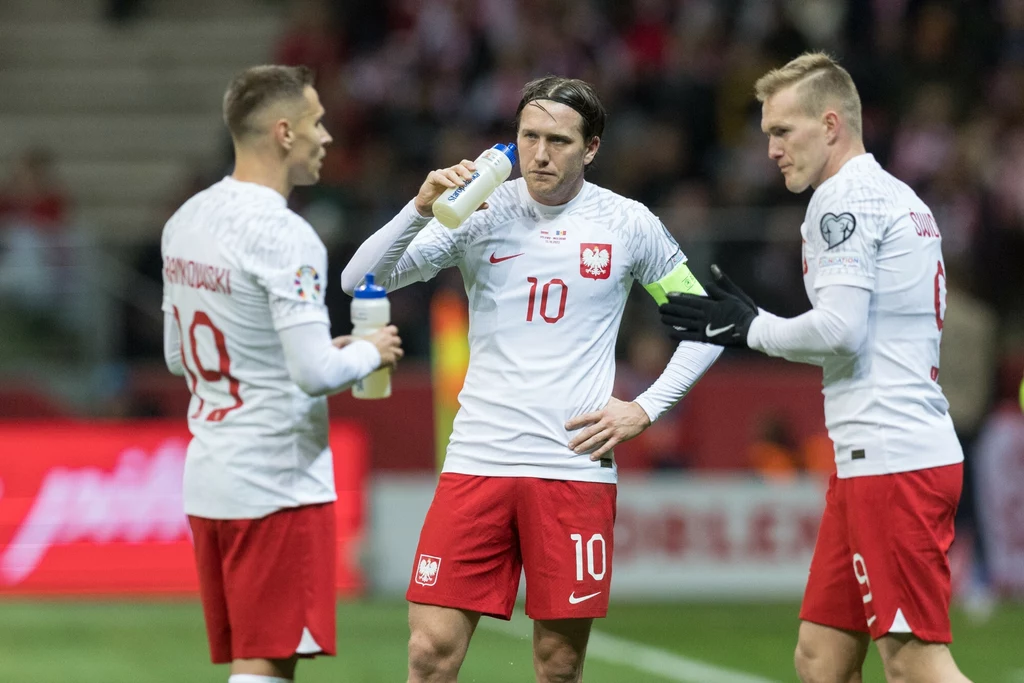 Reprezentacja Polski. Przemysław Frankowski, Piotr Zieliński oraz Karol Świderski w meczu Polska - Mołdawia Reprezentacja Polski. Przemysław Frankowski, Piotr Zieliński oraz Karol Świderski w meczu Polska - Mołdawia