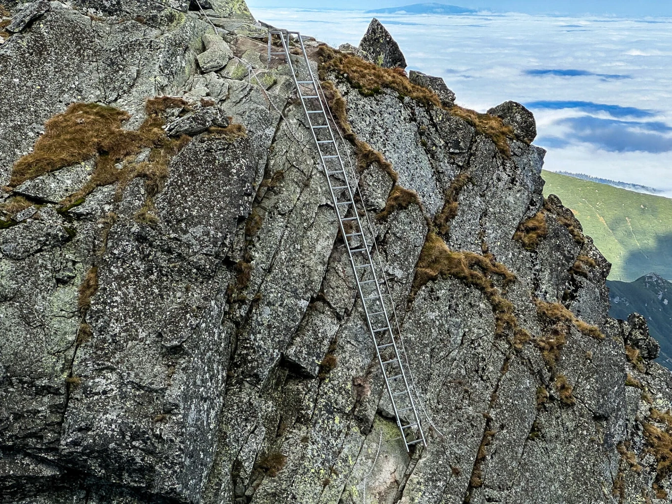Słynna drabinka na Orlej Perci po około 120 latach została wymieniona Słynna drabinka na Orlej Perci po około 120 latach została wymieniona