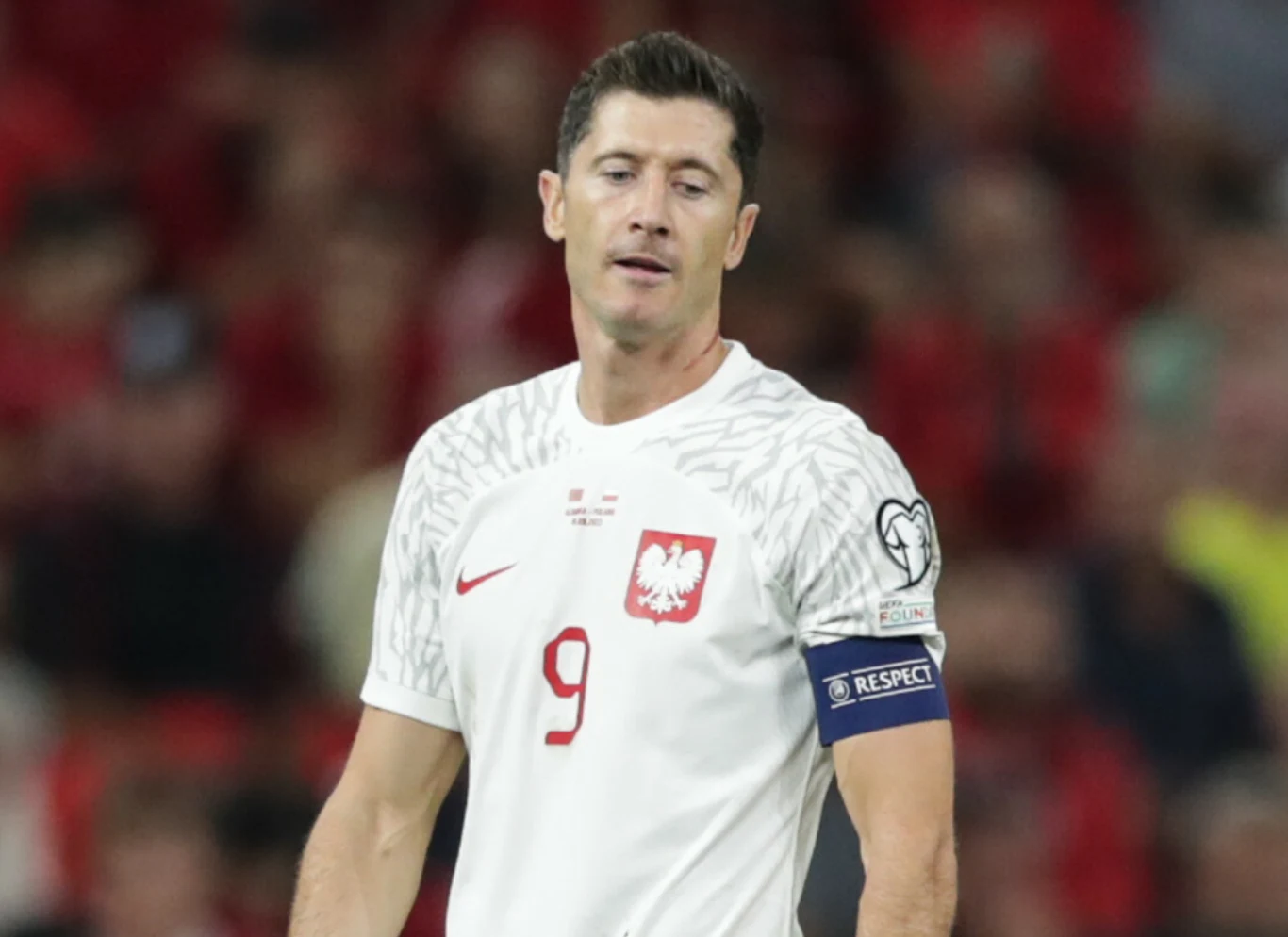 Robert Lewandowski - kapitan reprezentacji Polski, który z powodu kontuzji nie mógł zagrać w meczu Polska - Mołdawia Robert Lewandowski - kapitan reprezentacji Polski, który z powodu kontuzji nie mógł zagrać w meczu Polska - Mołdawia