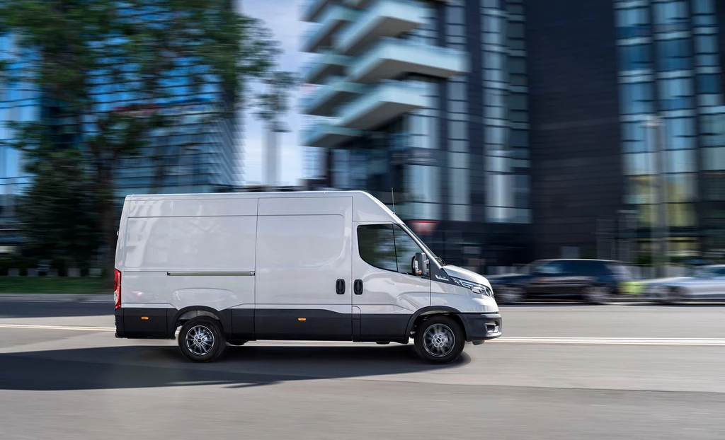 Kluczowym atutem Iveco Daily jest jego wyjątkowa wydajność w transporcie towarów