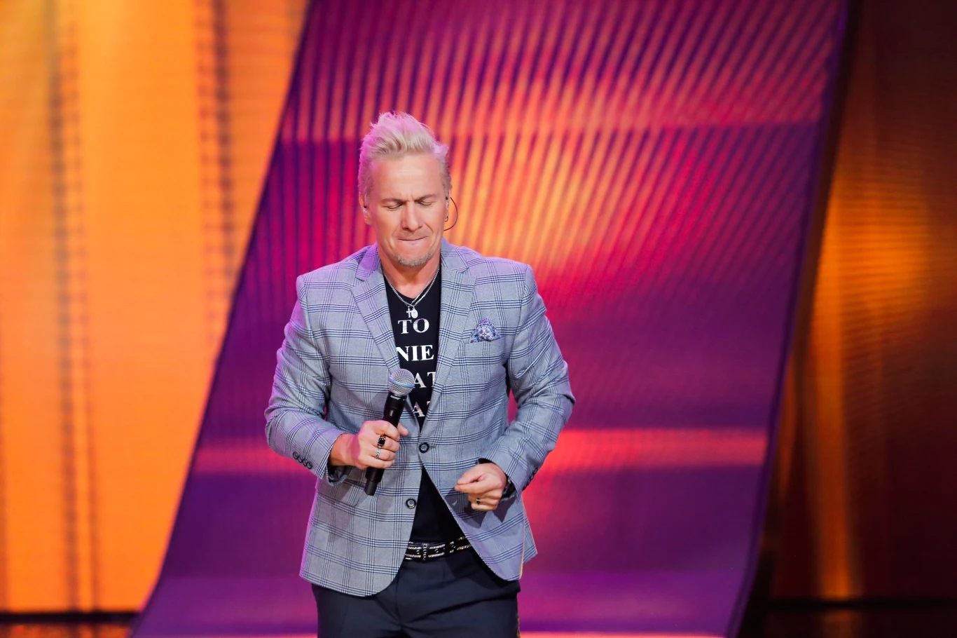 Grzegorz Markocki na scenie w Opolu Grzegorz Markocki na scenie w Opolu