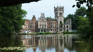 Zamek Disneya w Polsce? Pałac Kopciuszka znajdziesz niedaleko Opola