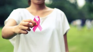 Rak piersi nie boli, ale może zabić. Wierząc w te mity, narażasz się na śmierć