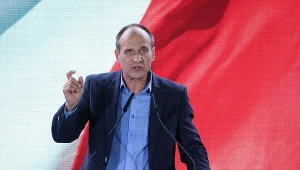 Paweł Kukiz jest zadowolony ze swojego wyniku w wyborach. Podkreślił, że do Sejmu wejdą także jego współpracownicy 