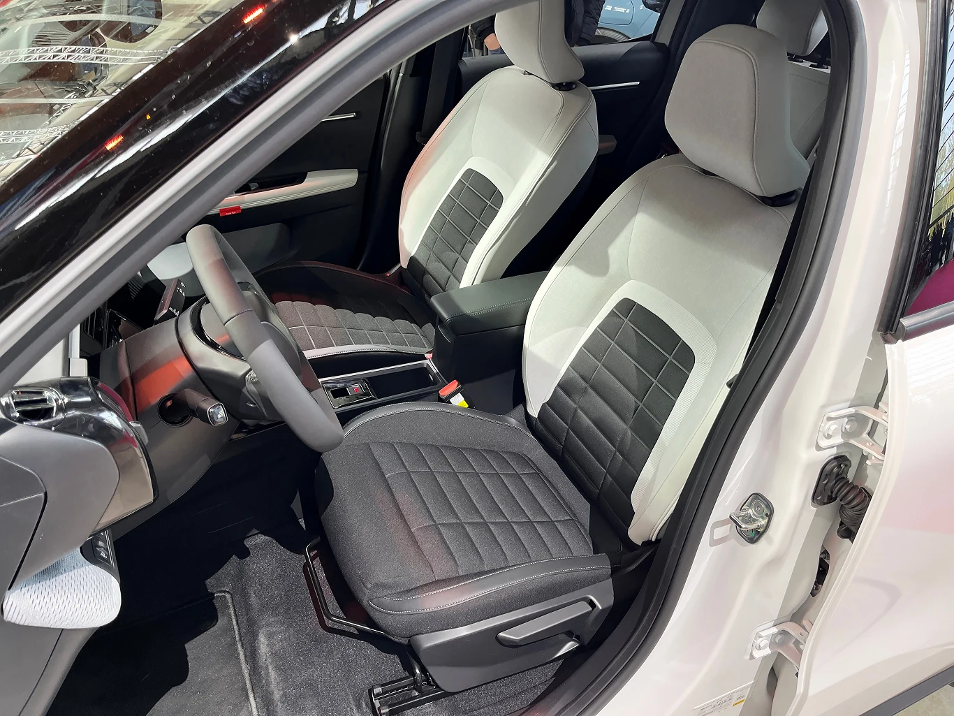 Wygodne fotele Citroena e-C3 to spory plus 