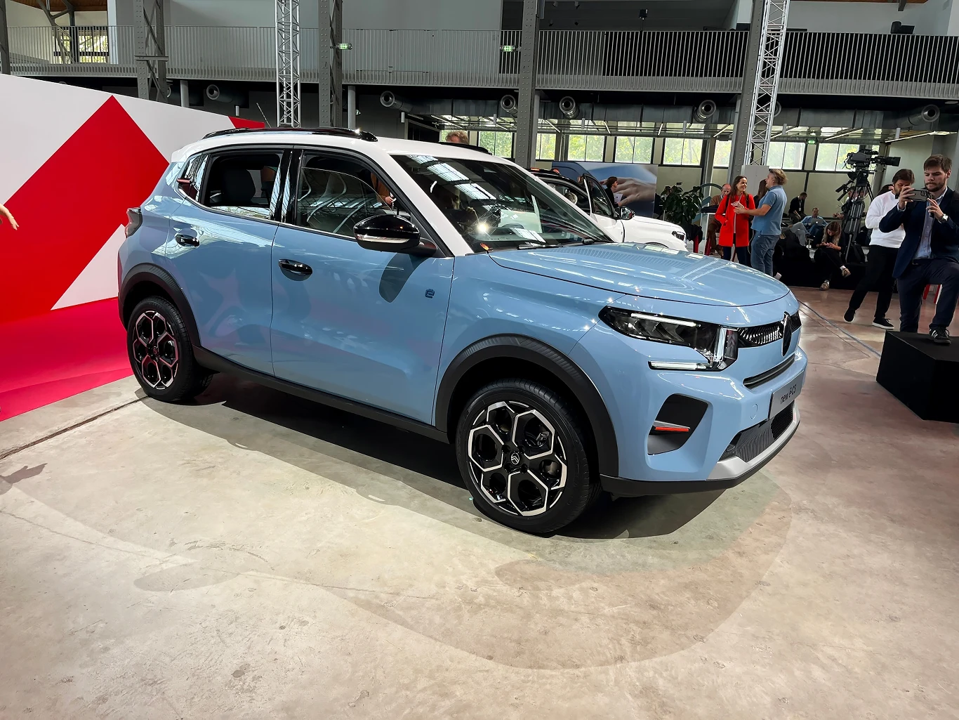 Zawieszenie nowości bazujena progresywnych ogranicznikach hydraulicznych