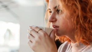 Picie kawy w takich ilościach jest szkodliwe. Cierpią jelita i żołądek