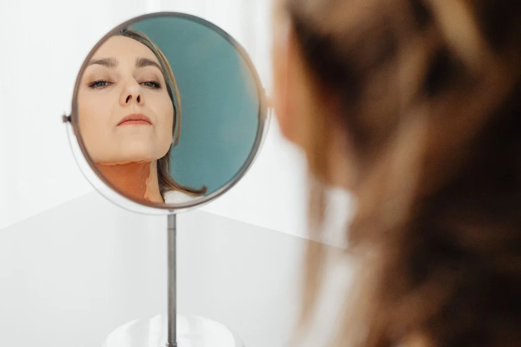 Sześć objawów, które mogą świadczyć o raku. Pojawiają się w ustach i na szyi