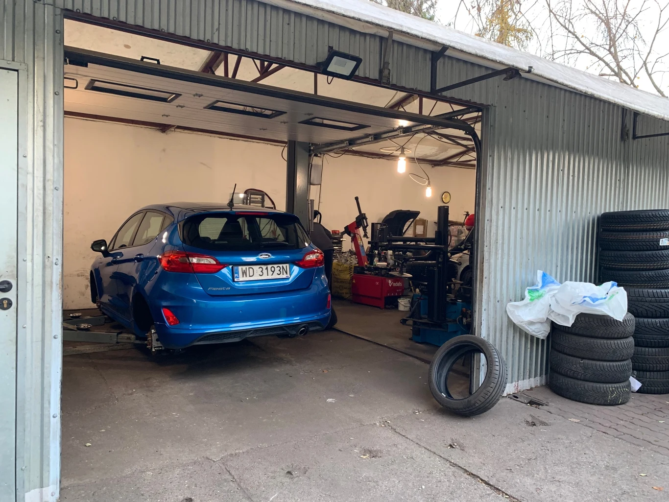 Lepiej umówić się do serwisu wcześniej, niż stać później w długich kolejkach Lepiej umówić się do serwisu wcześniej, niż stać później w długich kolejkach