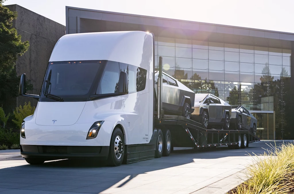 Tesla Cybertruck podobno już jest w produkcji, a kiedy pierwsze auta trafią do salonów?