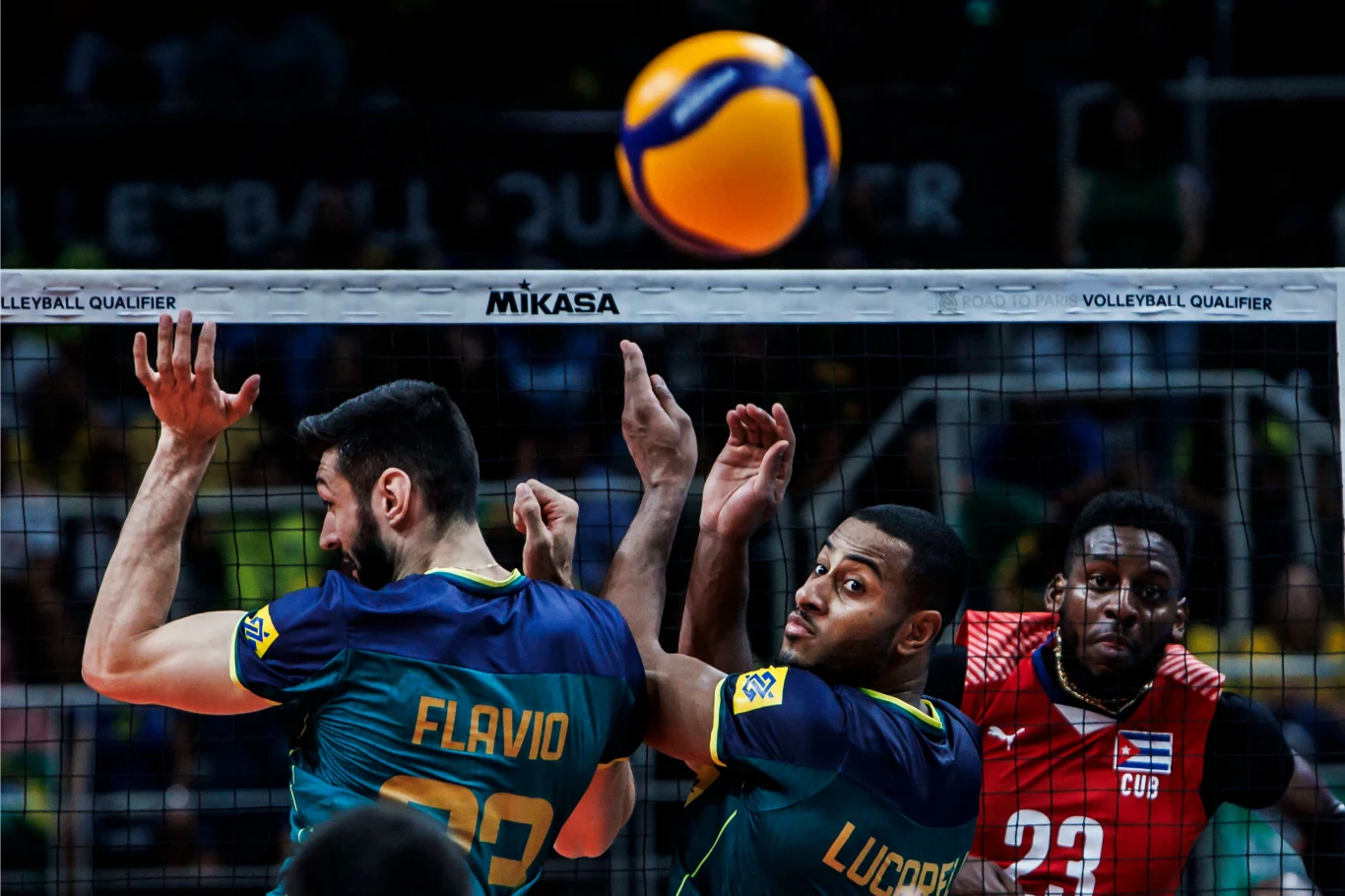 Marlon Yant (z prawej) w czasie meczu z Brazylią