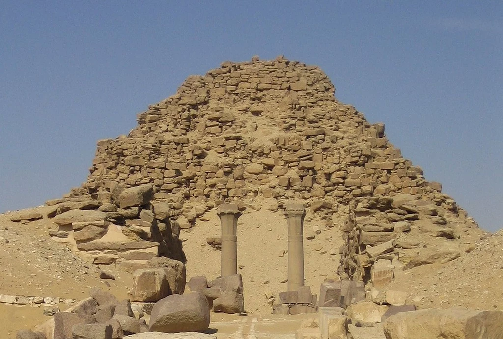 Nowe technologie pomagają archeologom. Laser pomógł odkryć tajemnicze komory w piramidzie Sahure