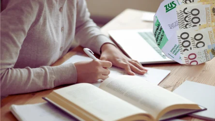 Renta rodzinna przysługuje do 25. roku życia, jeżeli po ukończeniu szkoły kontynuujemy naukę na studiach.