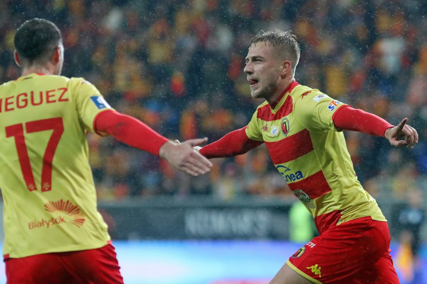 Jagiellonia nowym liderem Ekstraklasy. Radość Mateusza Skrzypczaka po golu na 1:0 Jagiellonia nowym liderem Ekstraklasy. Radość Mateusza Skrzypczaka po golu na 1:0