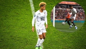 Kuriozum na najwyższym poziomie. Takiego "samobója" dawno nie było [WIDEO]