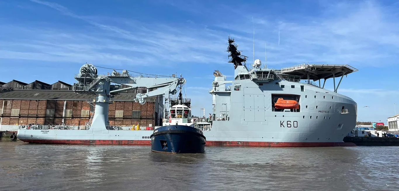 RFA Prometeus pod koniec pobytu w stoczni Cammell Laird. RFA Prometeus pod koniec pobytu w stoczni Cammell Laird.