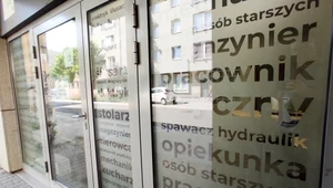 Bezrobocie w Polsce utrzymuje się na relatywnie niskim poziomie. Na zdj. jedna z agencji zatrudnienia w Łodzi