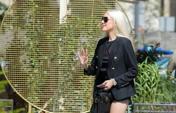 Caroline Derpieński Caroline Derpieński