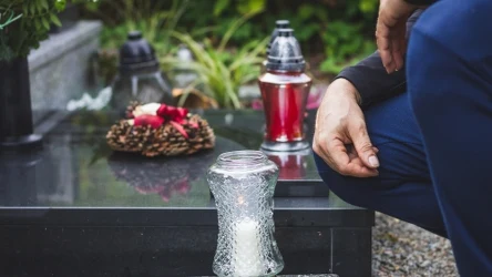 Jak wynika z modelu IMGW, pogoda w Dzień Wszystkich Świętych i Zaduszki będzie jesienna. Będzie padał deszcz, a w nocy pojawią się przymrozki