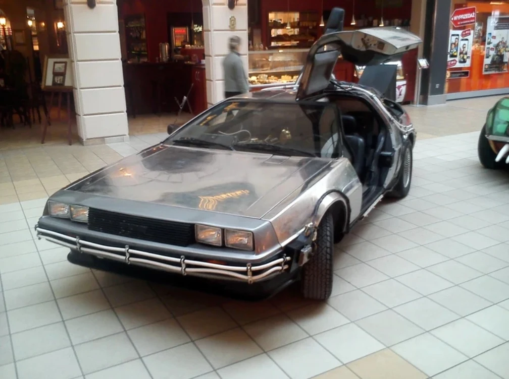DeLorean w wersji z filmowej trylogii 