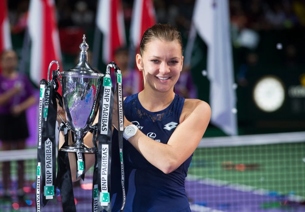 Agnieszka Radwańska z trofeum za zwycięstwo w WTA Finals Agnieszka Radwańska z trofeum za zwycięstwo w WTA Finals