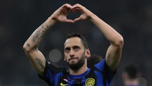 Hakan Calhanoglu zapewnił Interowi Mediolan  wygraną 2-1 z Red Bull Salbzurg w spotkaniu Ligi Mistrzów  