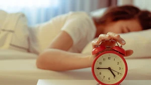 Zmiana czasu już w ten weekend. Wyjaśniamy, z czym się wiąże