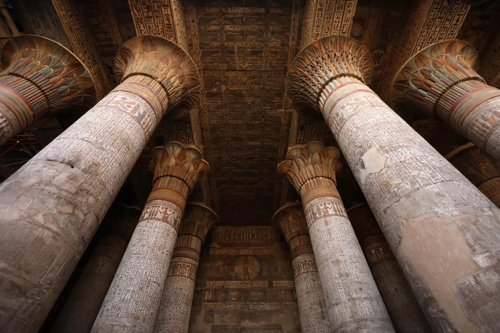 Kolumny świątyni pokryte są ważnymi informacjami 