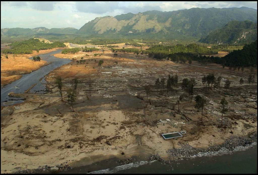 Indonezja po uderzeniu megatsunami