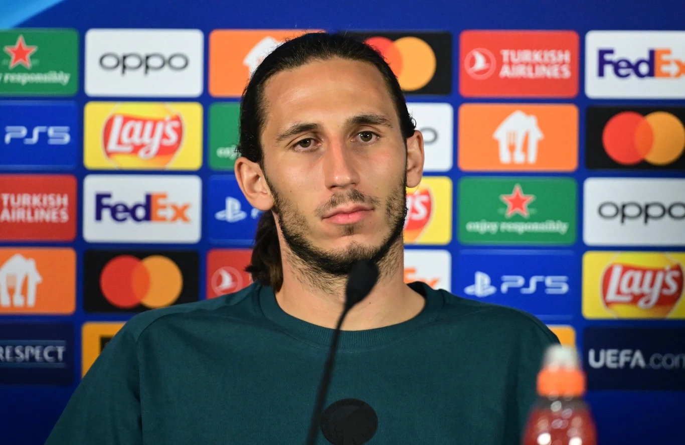 Kamil Grabara Kamil Grabara