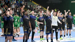 Wielkie nerwy, krok od kompromitacji. I po co było to uciszanie kibiców?