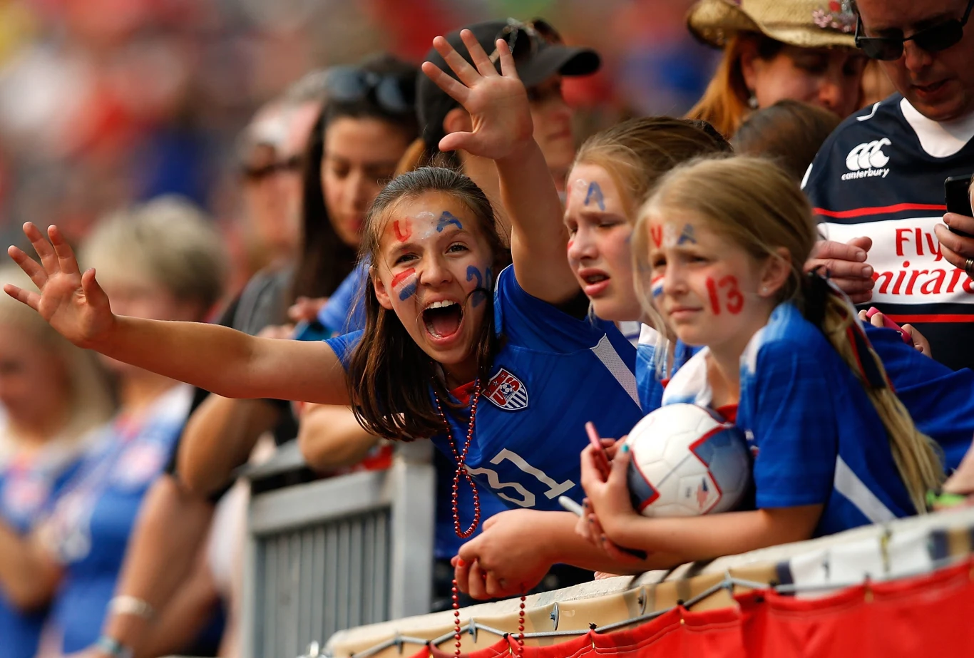 Kibice podczas mundialu kobiet Kibice podczas mundialu kobiet