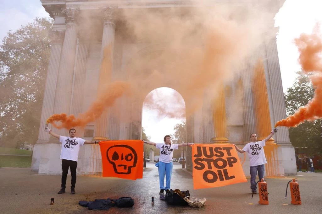 Działacze Just Stop Oil słyną z radykalnych wystąpień 