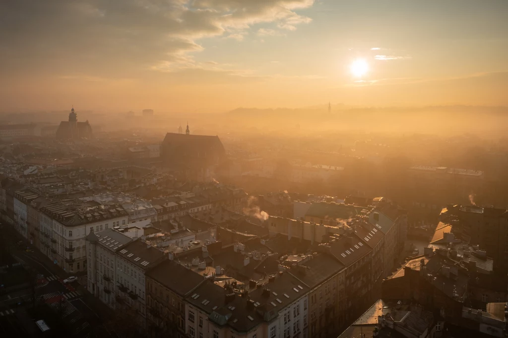 Właśnie rozpoczął się w Polsce sezon smogowy (zdjęcie ilustracyjne)
