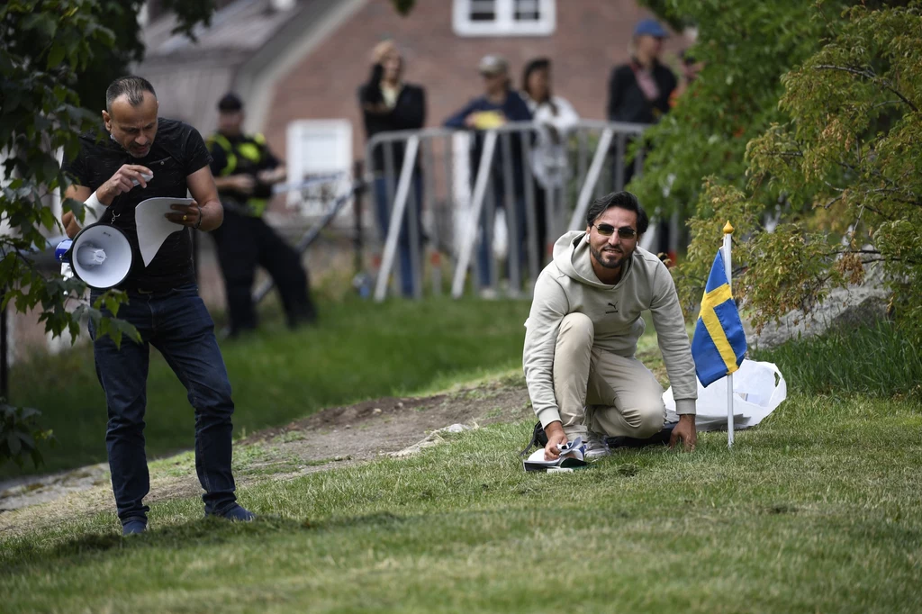 Protest Salwana Momika przed ambasadą Iraku w Sztokholmie 20 lipca 2023 roku Protest Salwana Momika przed ambasadą Iraku w Sztokholmie 20 lipca 2023 roku