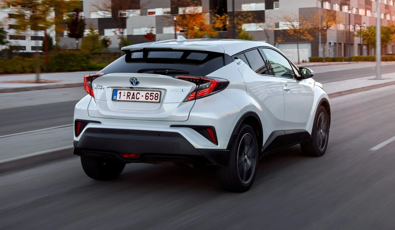 Niewielkie szyby i „zabudowane” nadwozia ograniczają widoczność z wnętrza