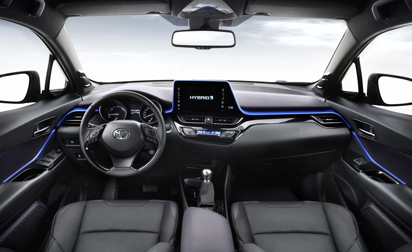 Kokpit nie jest przeładowany przyciskami, multimedia sprzed face liftingu nie należą do najnowocześniejszych