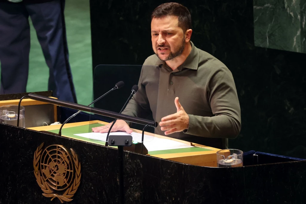Wołodymyr Zełenski na Zgromadzeniu Ogólnym ONZ ostro skrytykował Polskę za utrzymanie zakazu importu ukraińskiego zboża Wołodymyr Zełenski na Zgromadzeniu Ogólnym ONZ ostro skrytykował Polskę za utrzymanie zakazu importu ukraińskiego zboża