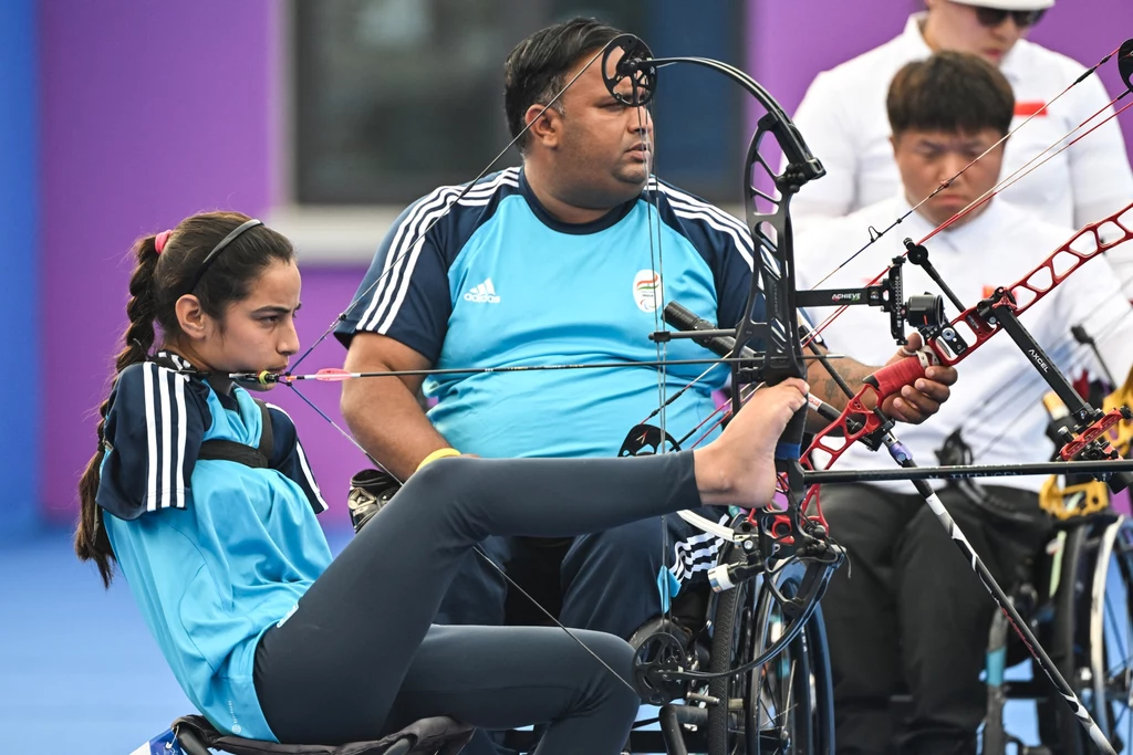 Hinduska Devi Sheetal w swym popisie