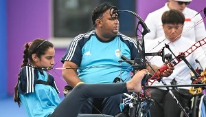 Hinduska Devi Sheetal w swym popisie