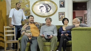 Plan serialu "Świat według Kiepskich". Andrzej Grabowski, Dariusz Gnatowski, Ryszard Kotys, Marzena Kipiel-Sztuka, Andrzej Gałła, Patrick Yoka