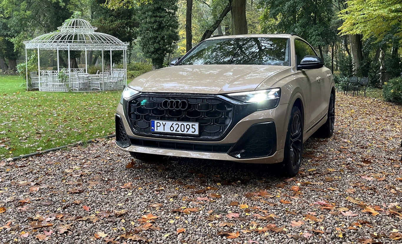 Audi Q8 po modernizacji. Pozwala grać w gry i wybrać własną sygnaturę świetlną Audi Q8 po modernizacji. Pozwala grać w gry i wybrać własną sygnaturę świetlną