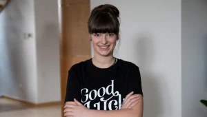 Matylda (Amelia Czaja) nie zostawi Falkowicza w potrzebie