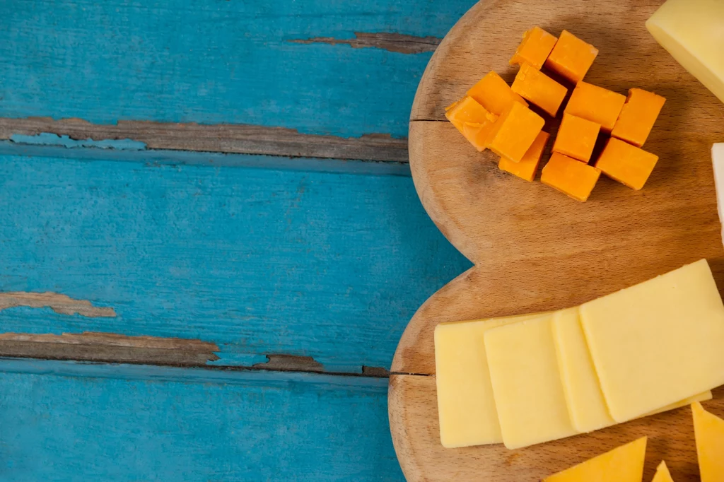 Duńscy naukowcy opracowali nową technikę wytwarzania bezmlecznego sera, który byłby zdrowszy i bardziej zbliżony do nabiału zarówno w smaku jak i teksturze. 