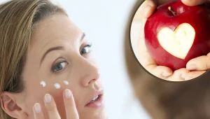 Kobiety pokochały ten peeling. Wystarczy zmieszać z tym jabłko i nałożyć na twarz