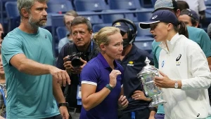 Iga Świątek ze swoim teamem: Tomaszem Wiktorowskim i Darią Abramowicz